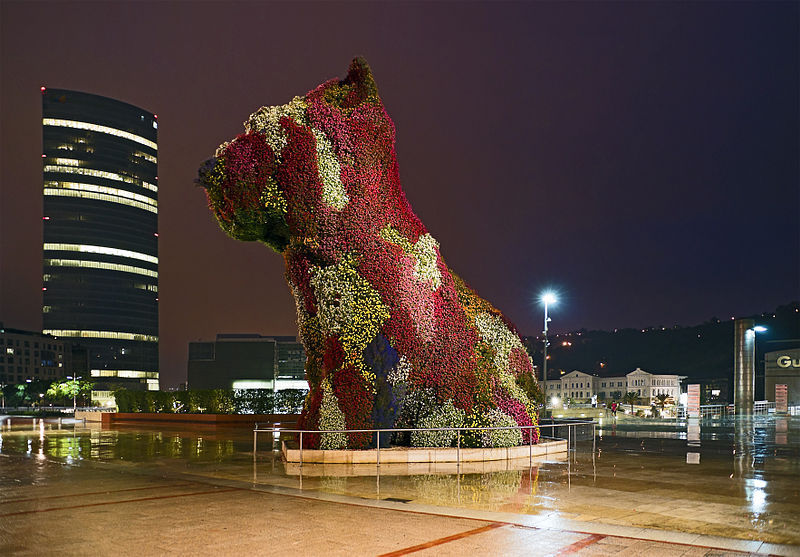 Skulptūra prie Bilbao gugenheimo