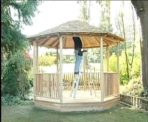 Aštuonių kampų pavėsinės statyba