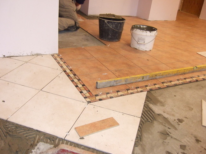 Keraminių plytelių klojimas