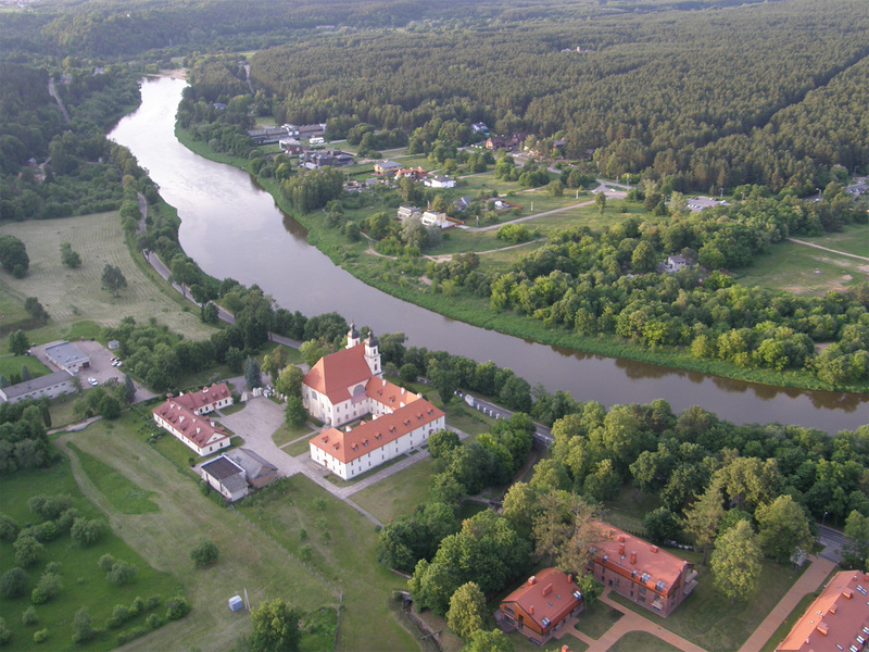 Valakampiai ir Trinapolio vienuolynas Verkių regioniniame parke