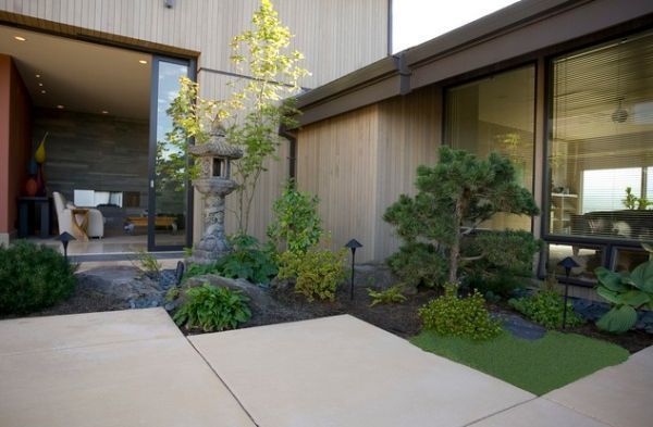 small-and-compact-japanese-corner-garden-offers-an-exquisite-and-polished-appearance