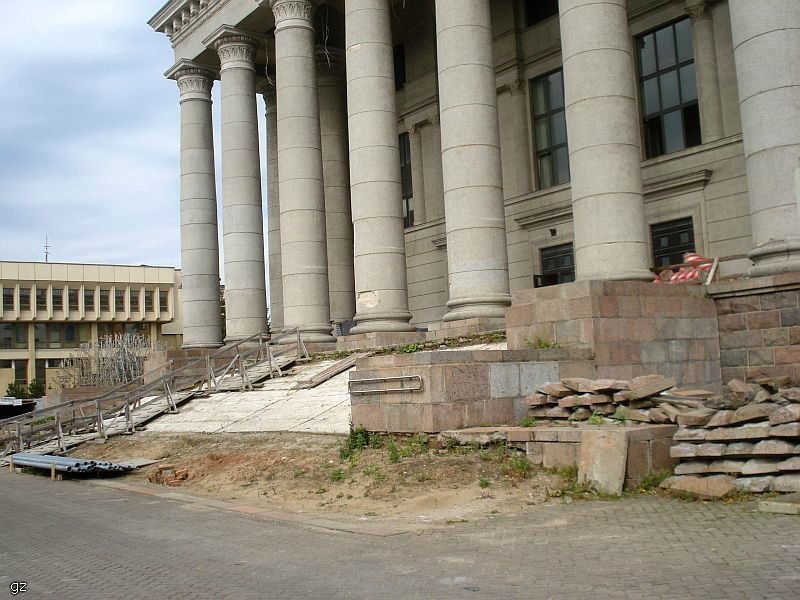 M.Mažvydo bibliotekos fasadas prieš rekonstrukciją. Miestai.net nuotrauka