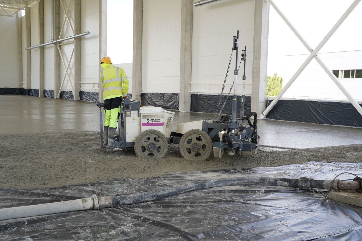 pramoninių_grindų_betono_lyginimas