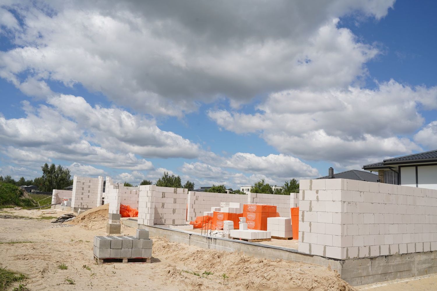 statyba &scaron; silikatinių blokelių