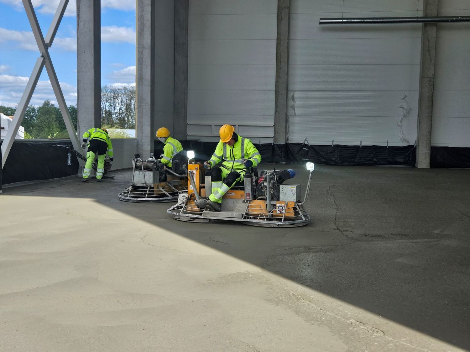 pramoninių grindų įrengimas