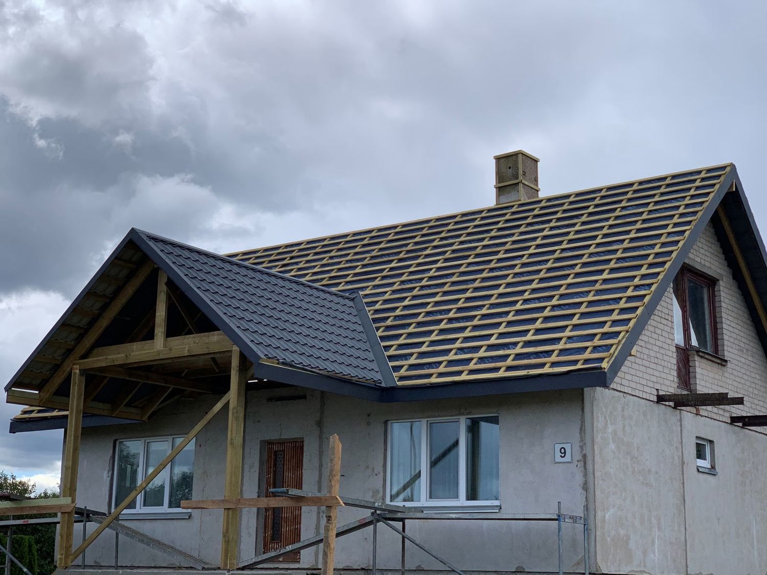 šlaitinių stogų dengimas Vilniuje