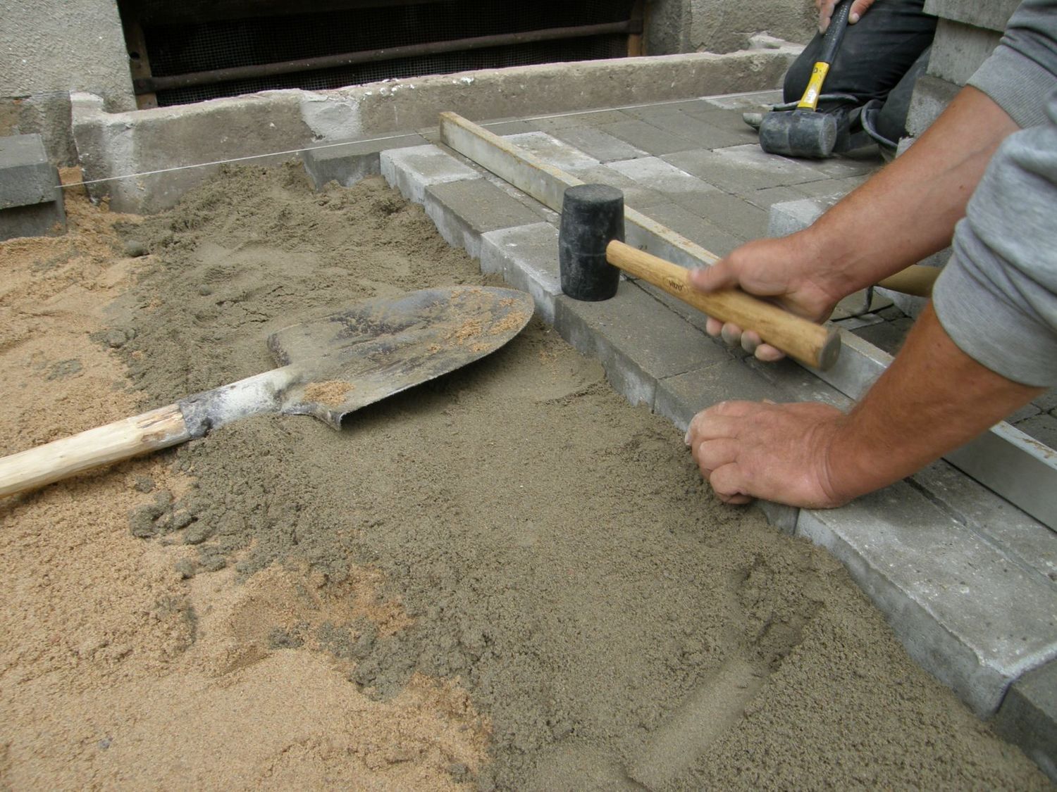 dekoratyvinis_trinkeliu_klojimas