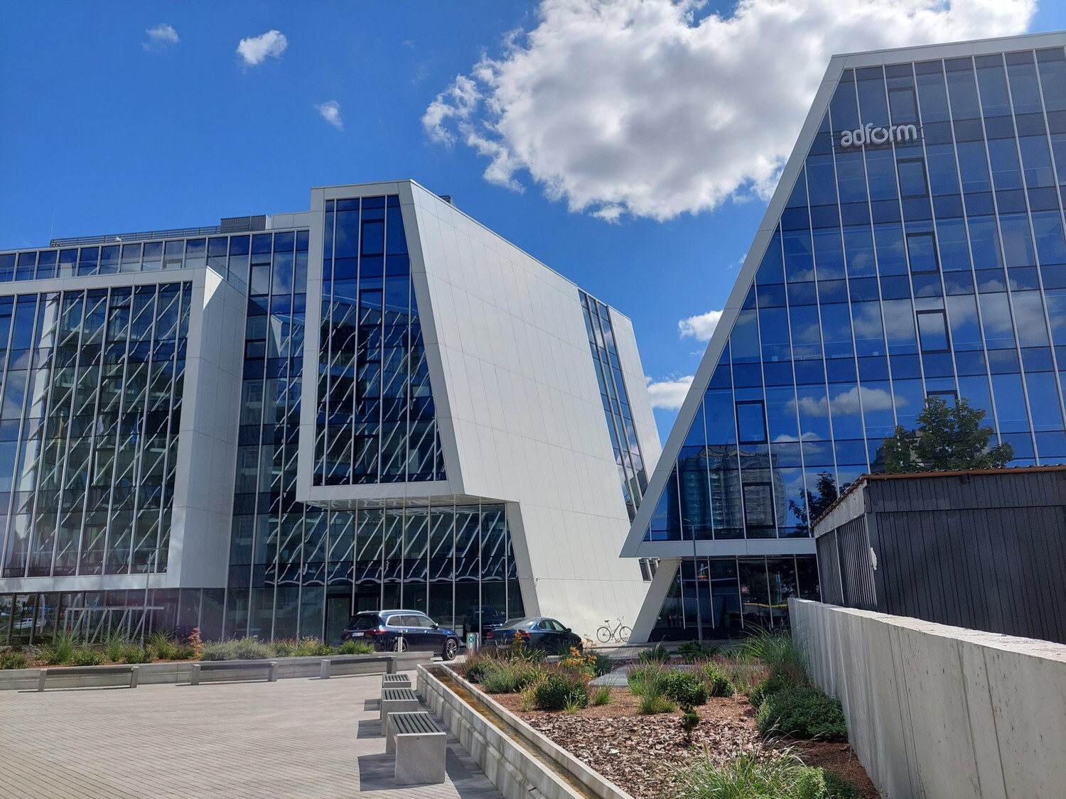 stiklo aliuminio fasadai