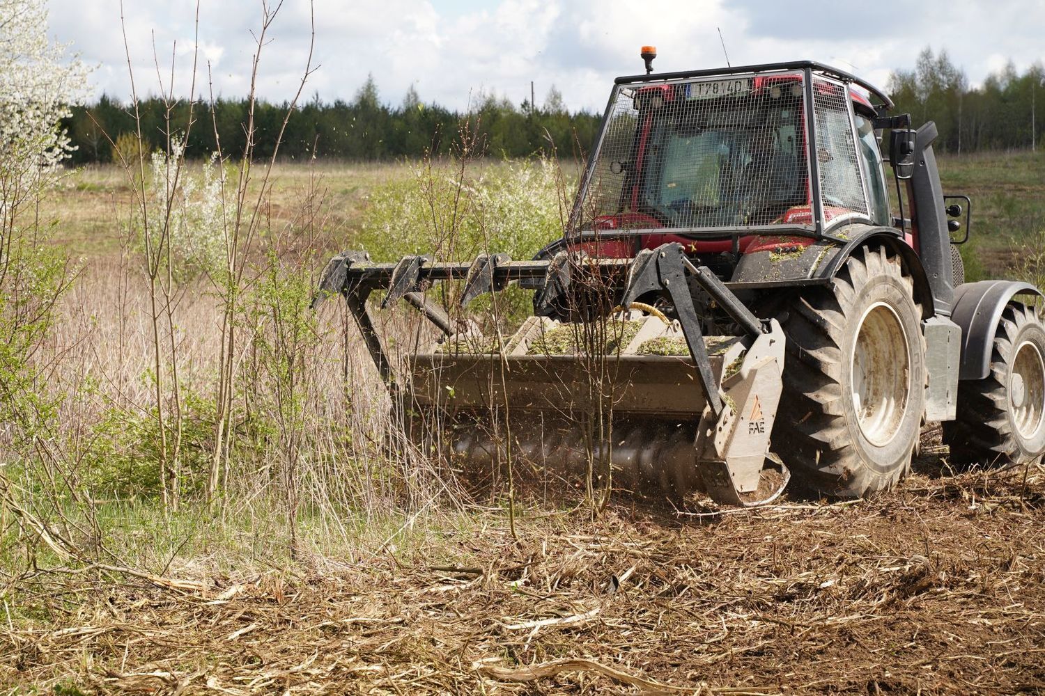 krūmų mulčiavimas