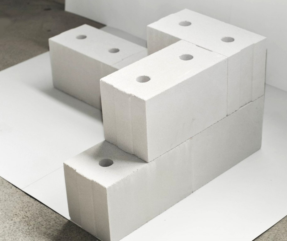 Blokelių kampo mūrijimas