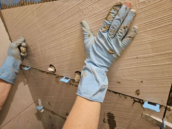 plytelių klijavimas savarankiškai