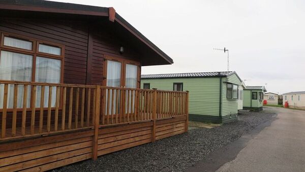 dvigubas namelis ant ratų