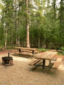 picnic_tables