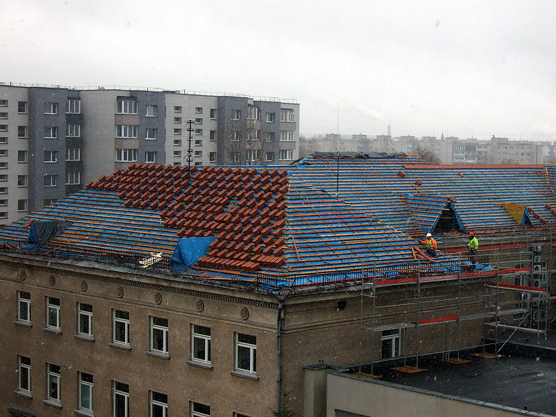 Čerpių klojimui parengtas stogas.