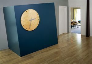 Clock_Inside_an_Office_in_Barcelona