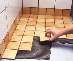 Plyteliu klijai ir glaistas