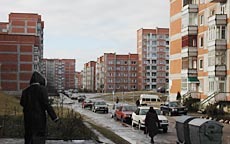 Manoma, kad daugiabučių namų kiemuose įrengtos kameros išvarytų iš jų nusikaltėlius