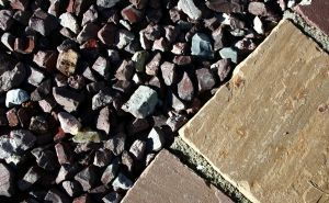 961014_broken_stones