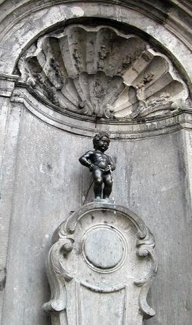 Besišlapinančio berniuko fontanas Briuselyje, Belgija
