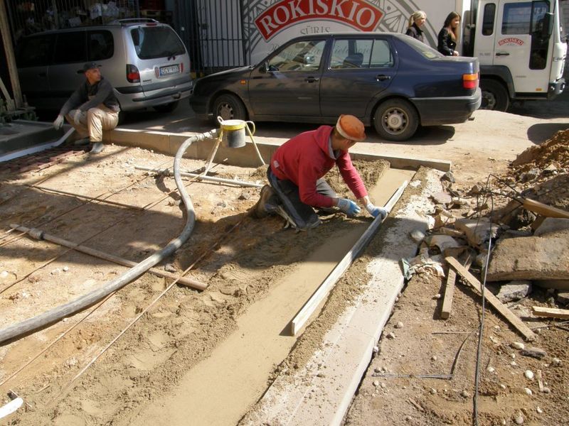 Trinkelių aikštelės pagrindo išlyginimas