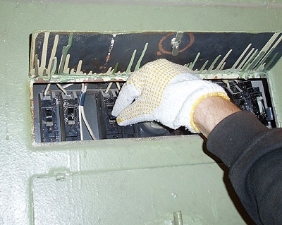 Išjungiama elektros srovė. Autoriaus nuotr. Išjungiama elektros srovė. Autoriaus nuotr.