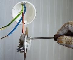 Įstatytas fazinis laidas prisukamas. Autoriaus nuotr.