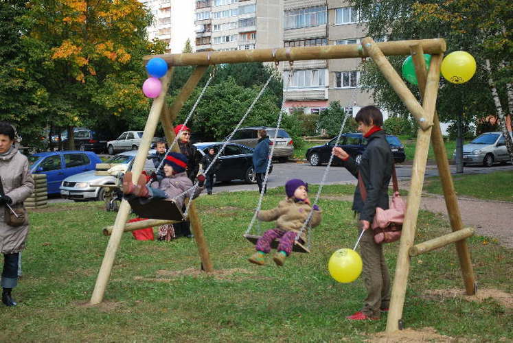 Sūpynės PIA, dvivietė, "žirklės' iš 10 cm diam. kuolų