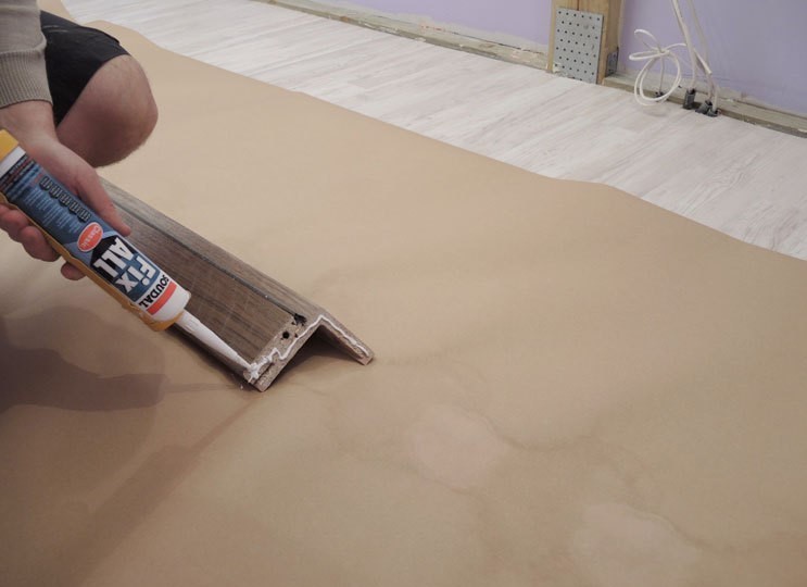 Vidaus durų staktos klijavimas Vidaus durų staktos klijavimas